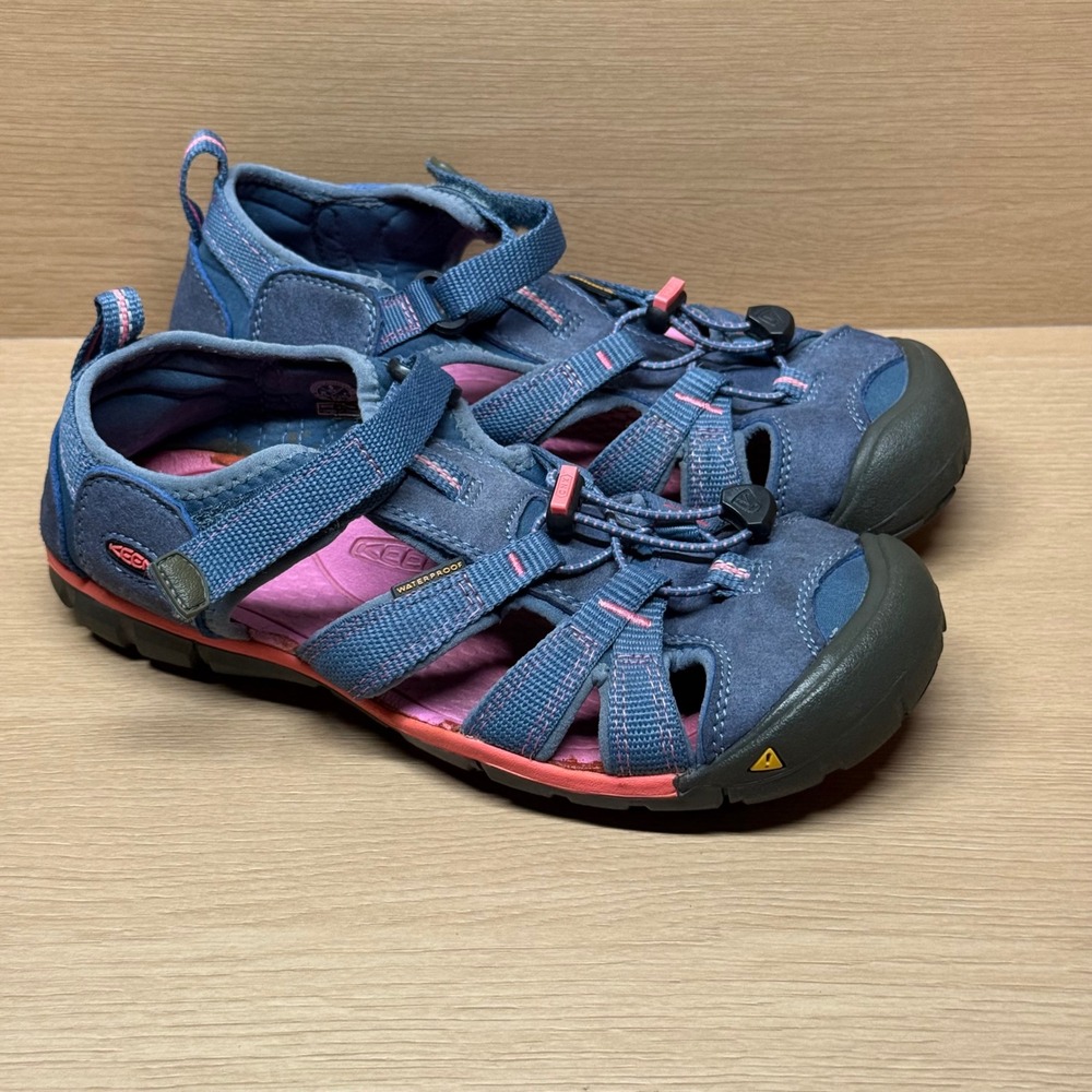 KEEN Youth Hiking Sandals Size 5 Blue Pink Waterproof Outdoor Sport